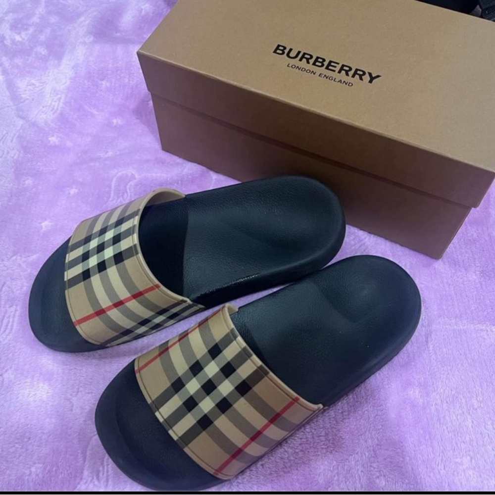 Women’s Burberry slides